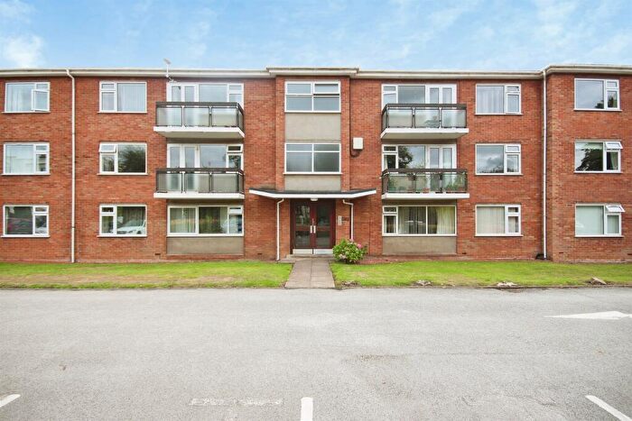 2 Bedroom Flat For Sale In Warwick Place, Leamington Spa, CV32