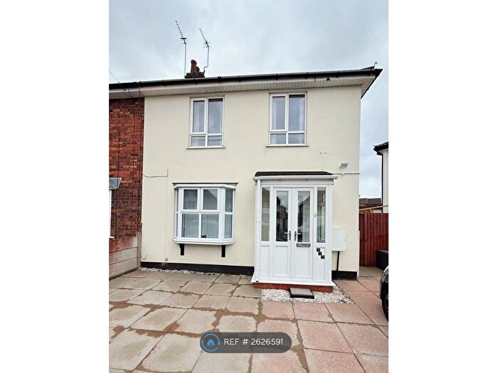 3 Bedroom Semi-Detached House To Rent In Stourbridge Road, Dudley, DY1