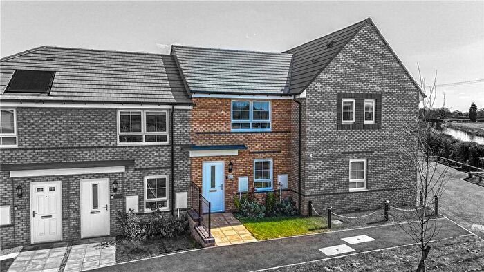 2 Bedroom Terraced House For Sale In Dashwood Close, Tamworth, Staffordshire, B78