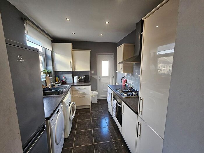 3 Bedroom Flat To Rent In Hotspur Street, Heaton, Newcastle Upon Tyne, NE6