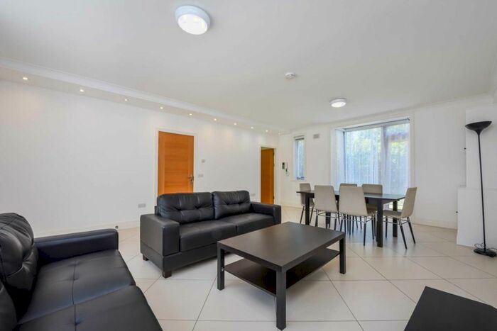 3 Bedroom Semi-Detached House To Rent In Amherst Road, London, W13