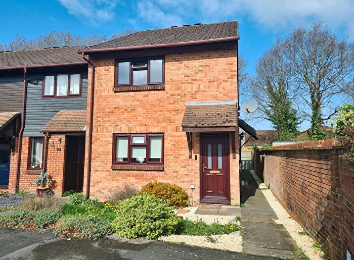 1 Bedroom Maisonette For Sale In Olivers Close, West Totton, SO40