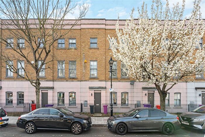 4 Bedroom Terraced House To Rent In Anchor Terrace, Cephas Avenue, London, E1