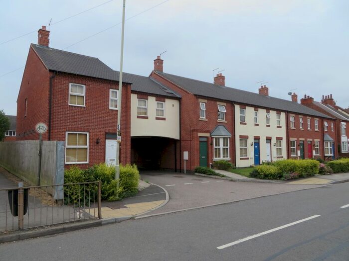 3 Bedroom Town House To Rent In Whitehill Road, Coalville, LE67