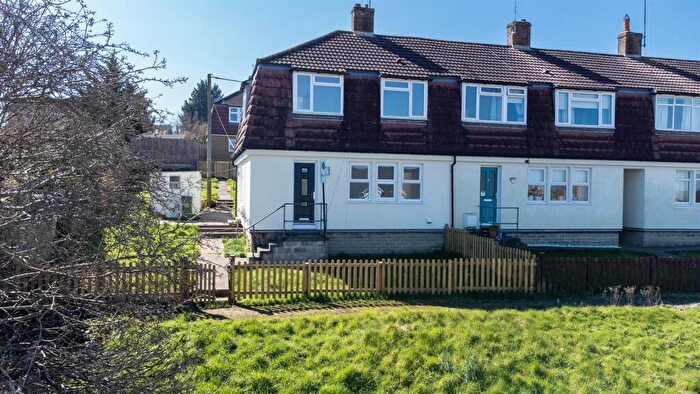 3 Bedroom Semi-Detached House For Sale In Hobbes Close, Malmesbury, SN16