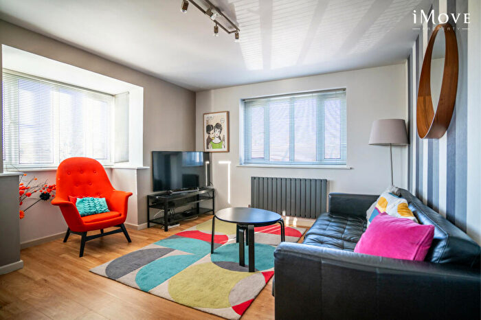 2 Bedroom Flat To Rent In Burnham Gardens, Croydon, CR0