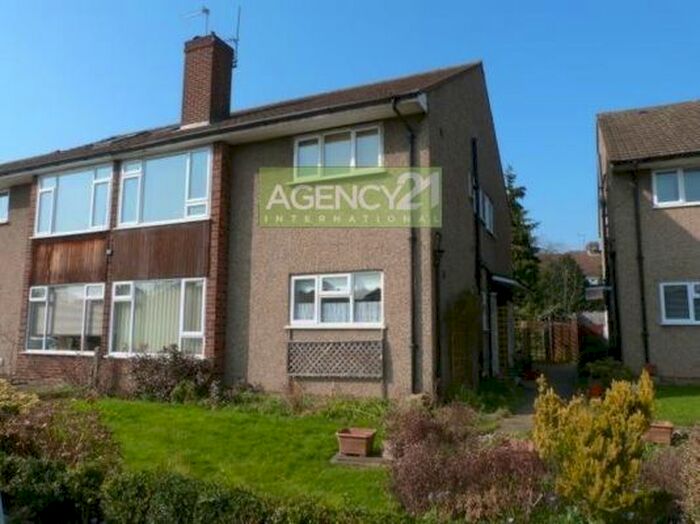 2 Bedroom Maisonette To Rent In Eastern Avenue, Romford RM1