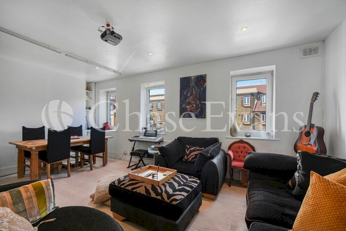 2 Bedroom Flat To Rent In Teasel Way, Plaistow, London, E15