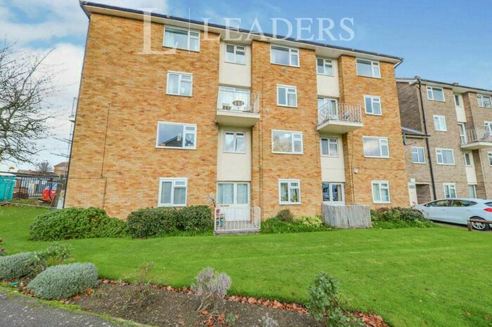 2 Bedroom Maisonette To Rent In The Ridgeway, AL4