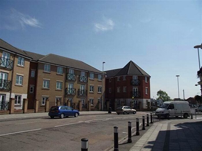 2 Bedroom Flat To Rent In Oakside Court, Fencepeice Road, Ilford, Essex, IG6