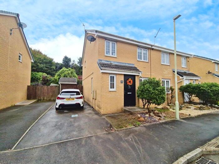 3 Bedroom Semi-Detached House For Sale In Clos Tyn Y Coed, Sarn, Bridgend, CF32