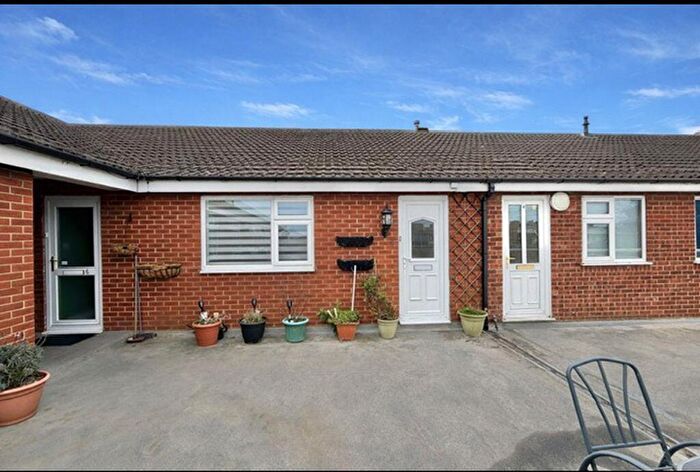 1 Bedroom Flat For Sale In Wellowgate, Grimsby, DN32