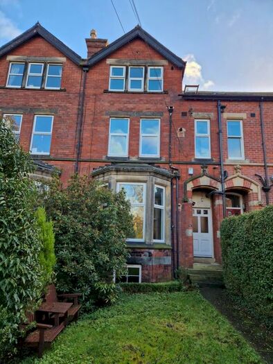 4 Bedroom Flat To Rent In Grove Lane, Headingley, Leeds, LS6