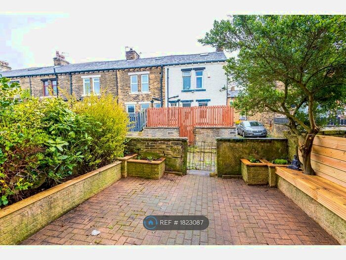 2 Bedroom Terraced House To Rent In Woodside Road, Halifax, HX3