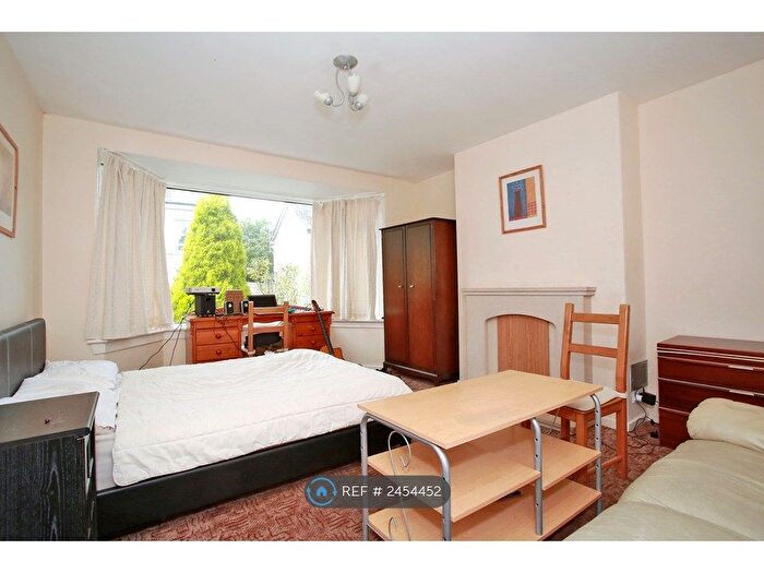 5 Bedroom Semi-Detached House To Rent In Sunnyside Road, Aberdeen, AB24