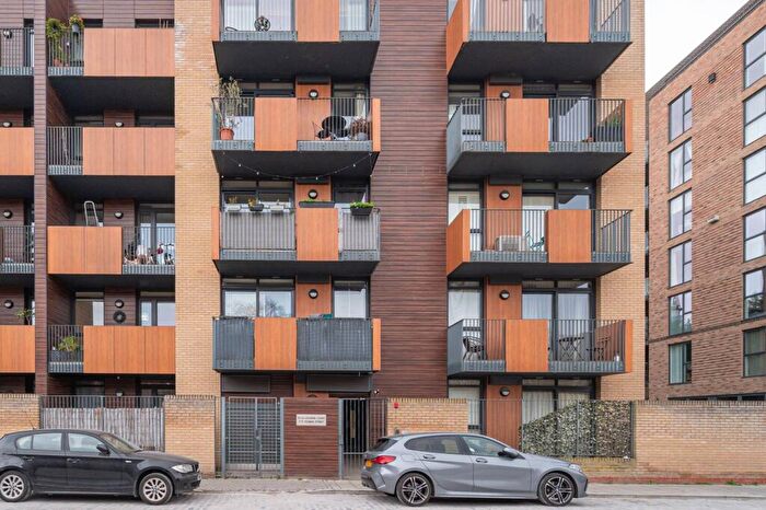 2 Bedroom Flat To Rent In Yeoman Street, Deptford, London, SE8