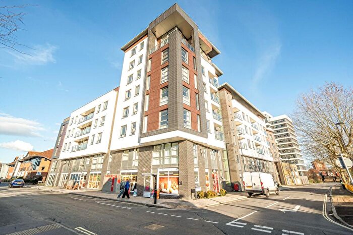 2 Bedroom Flat For Sale In College Street, Empress Heights College Street, SO14