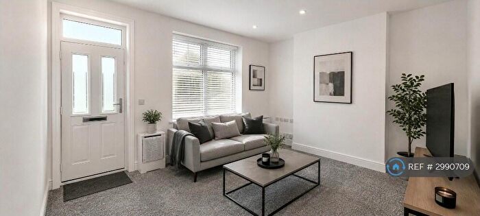 2 Bedroom Semi Detached House To Rent In Hempshaw Lane, Stockport, SK1