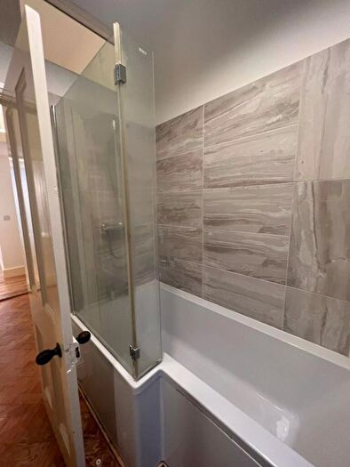 1 Bedroom Flat To Rent In A Portland Towers Off Grenfell Road, LE2