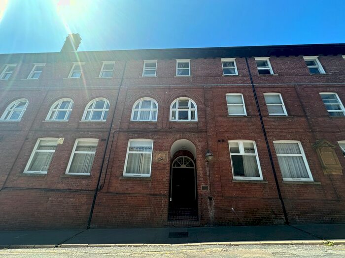2 Bedroom Flat To Rent In Northernhay Street, Exeter, EX4