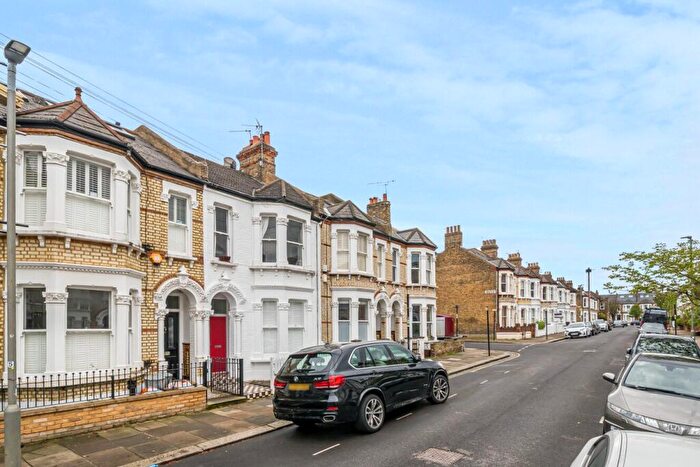 5 Bedroom Terraced House For Sale In Marmion Road, Battersea, London, SW11