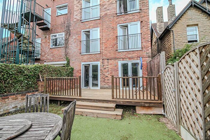 2 Bedroom Apartment To Rent In Fox Road, West Bridgford, Nottingham, NG2