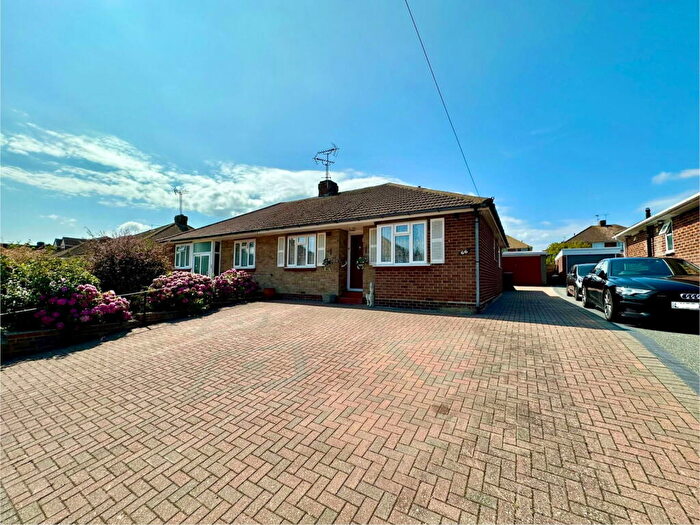 3 Bedroom Semi-Detached Bungalow For Sale In Bettescombe Road, Rainham, Kent, ME8