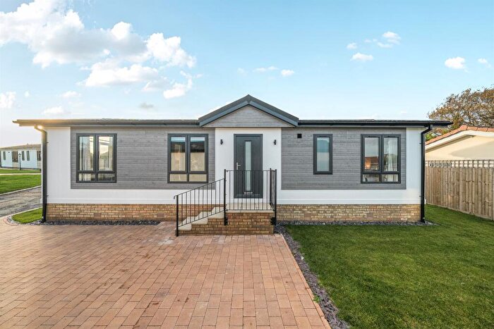 2 Bedroom Park Home For Sale In Wick Lane, Christchurch, BH6