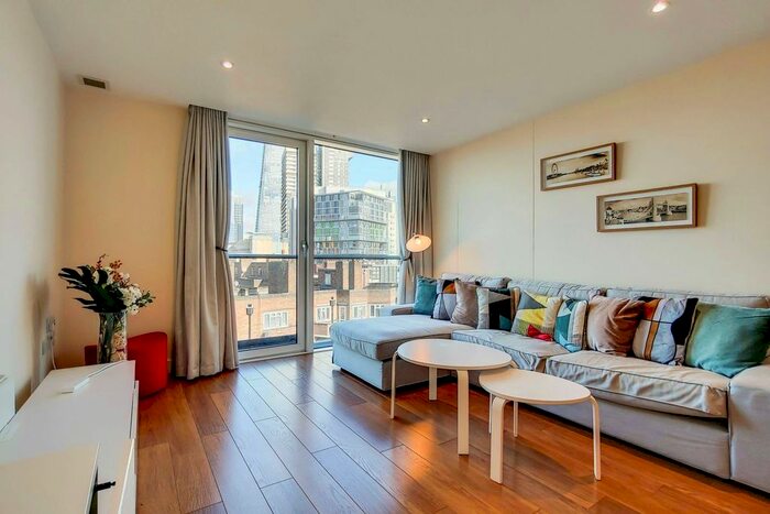 2 Bedroom Flat To Rent In Empire Square, Borough, London, SE1