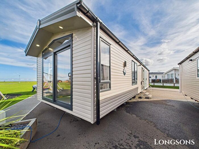 2 Bedroom Park Home For Sale In St. Johns Road, Whitstable, CT5