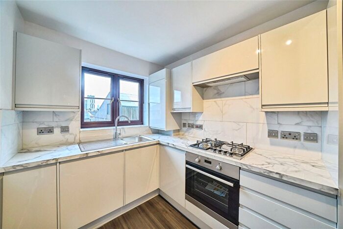 2 Bedroom Flat For Sale In Chobham Road, London, London, E15