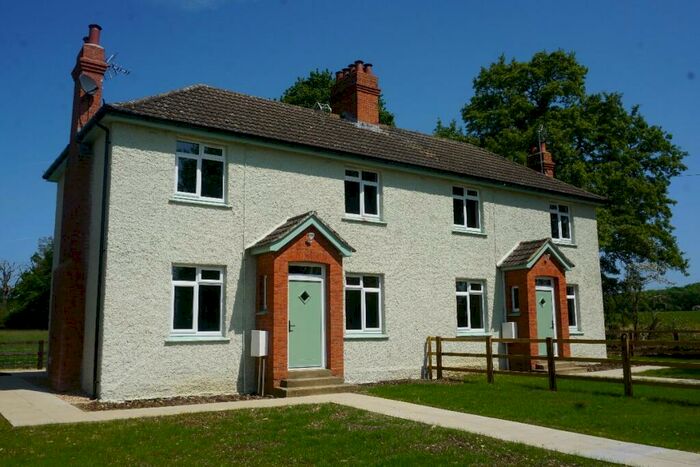 3 Bedroom Semi-Detached House To Rent In Fences Lane, Tyringham, MK16