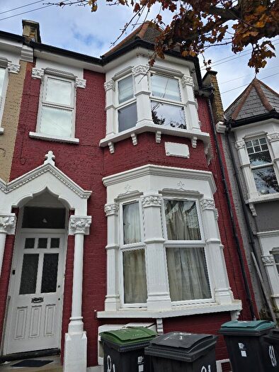 2 Bedroom Flat To Rent In Beresford Road, London, N8