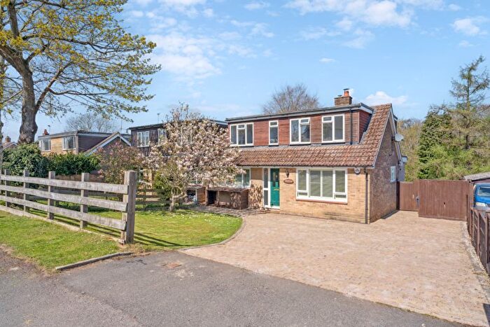 3 Bedroom Semi-Detached House For Sale In Chiltern Road, Ballinger, HP16