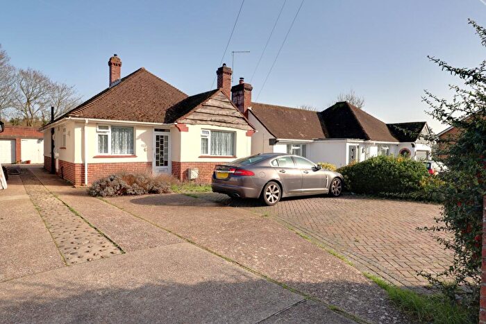 3 Bedroom Detached Bungalow For Sale In Campbell Crescent, Waterlooville, PO7