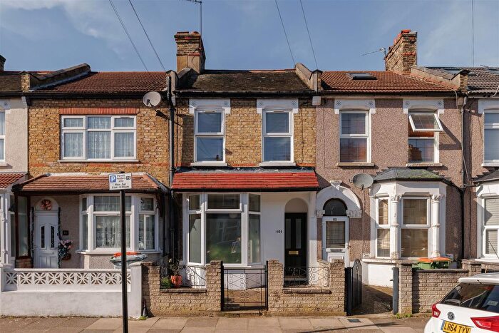 2 Bedroom Terraced House For Sale In Kingsland Road, Plaistow, E13