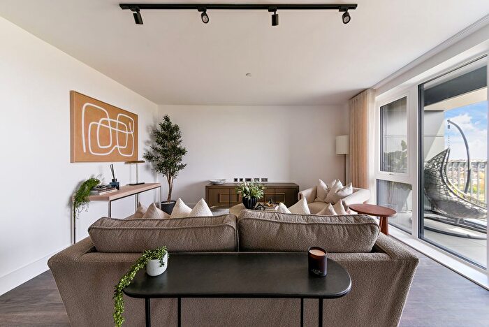 1 Bedroom Flat To Rent In Mitre Yard, Scrubs Lane, London, NW10