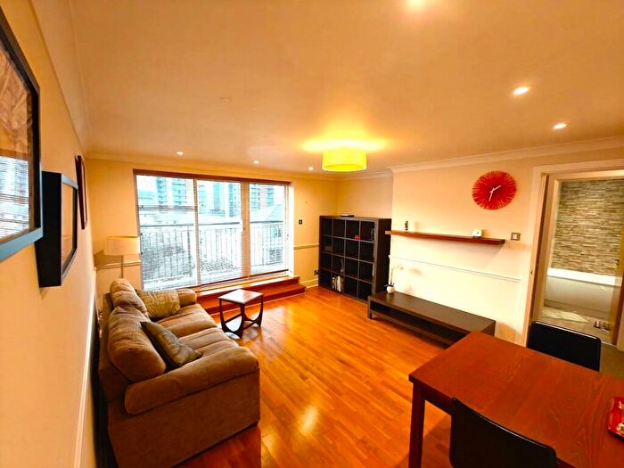 1 Bedroom Flat For Sale In Newport Avenue, London, E14