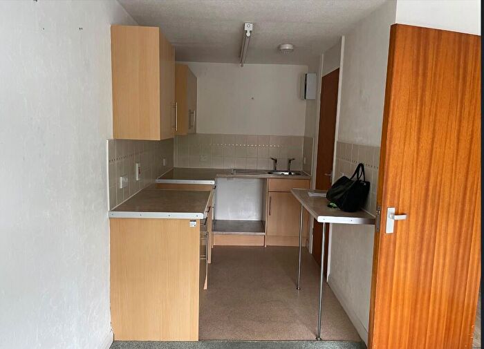 1 Bedroom Flat To Rent In Chapel Street, Barnoldswick, Lancashire, BB18