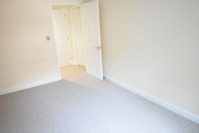 2 Bedroom Apartment To Rent In East Cliff Manor, Christchurch Road, BH1