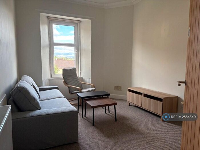 3 Bedroom Flat To Rent In Union St, Stirling, FK8