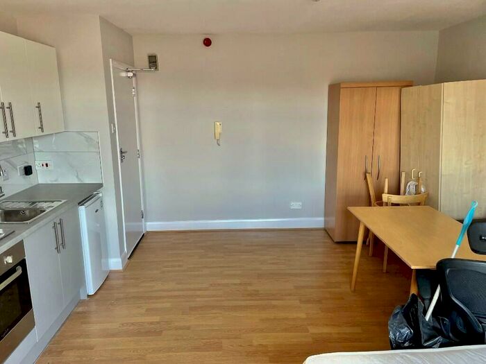Studio To Rent In Barnsbury Road, London, N1