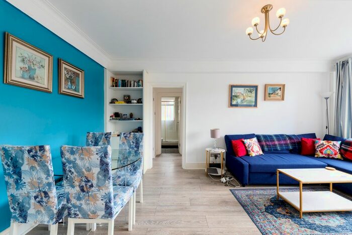 1 Bedroom Block Of Flats To Rent In Hyde Park Square, London, W2