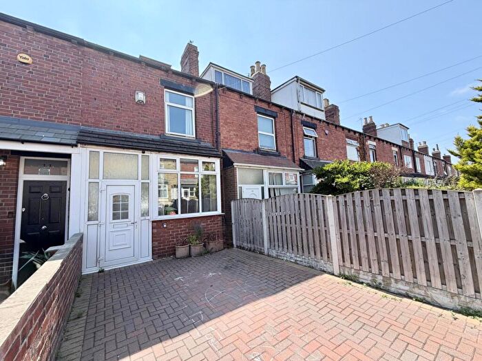 3 Bedroom Terraced House For Sale In Beech Grove Avenue, Garforth, Leeds, LS25