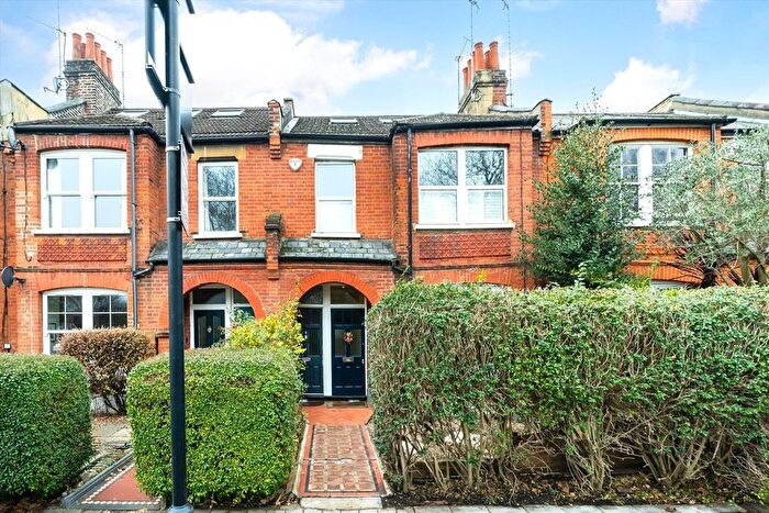 3 Bedroom Flat For Sale In Hartswood Road, Shepherds Bush, W12