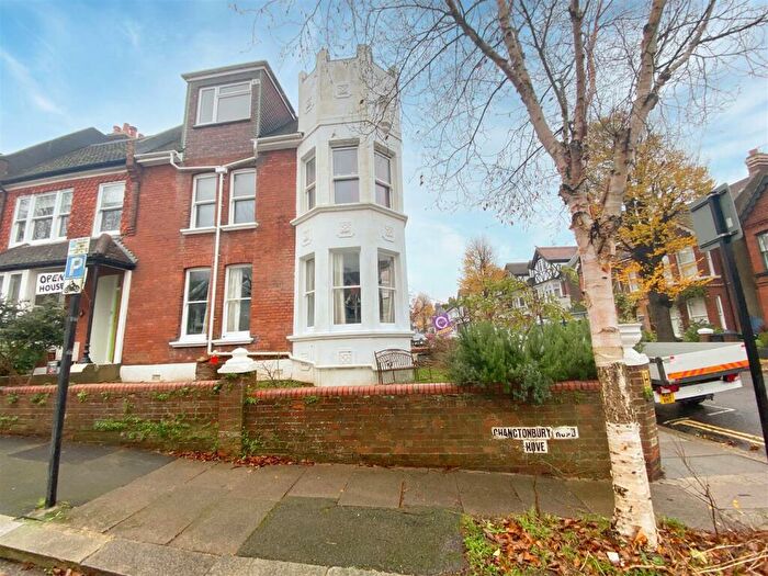 2 Bedroom Flat To Rent In Chanctonbury Road, Hove, BN3