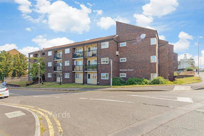 1 Bedroom Flat For Sale In High Street, Northfleet, Gravesend, Kent, DA11
