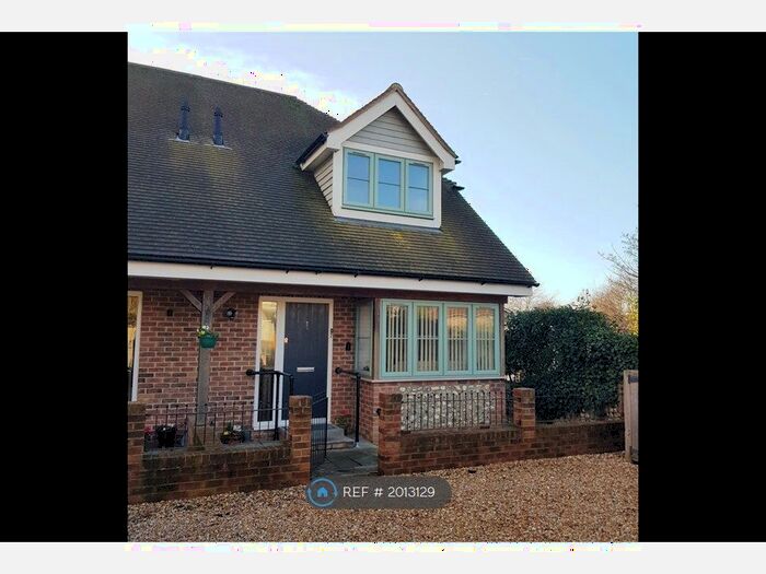 2 Bedroom Semi-Detached House To Rent In White Rose Court, Chichester, PO19