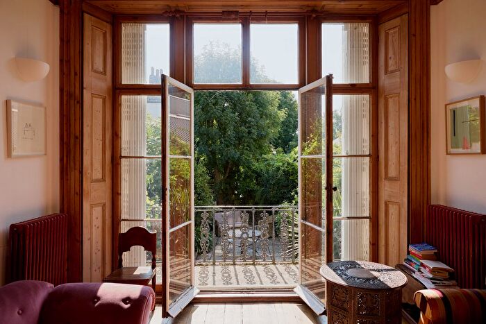 5 Bedroom Terraced House For Sale In Clapham Road, London, SW9