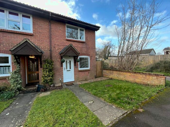 2 Bedroom Semi-Detached House To Rent In Walker Gardens, Hedge End, SO30